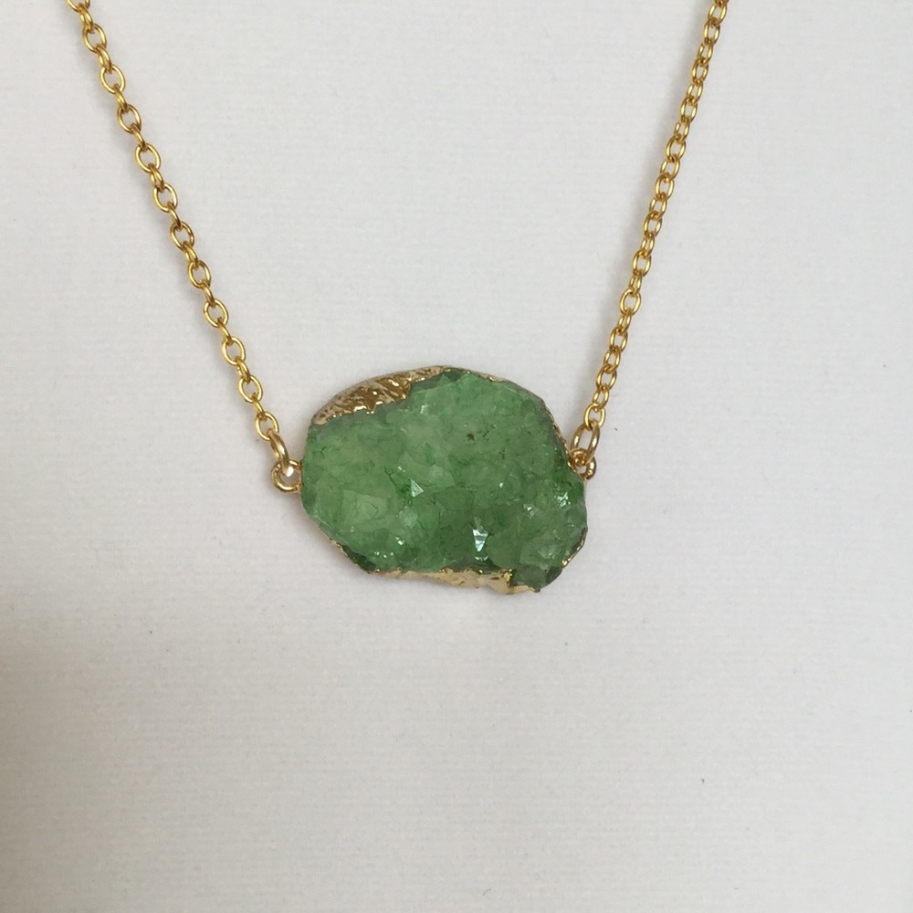 🎉HP🎉 Green Crystal Druzy Quartz Necklace - Picture 2 of 3